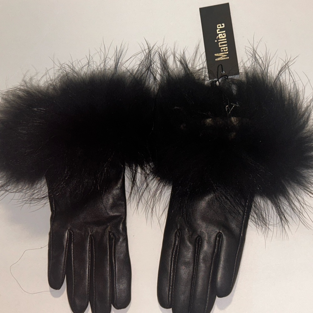 Maniere Black Leather and Rabbit Fur Trimmed Gloves